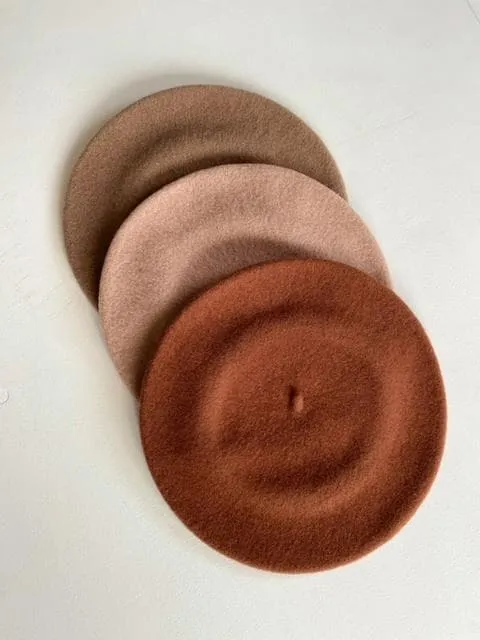 adult beret in dusty pink