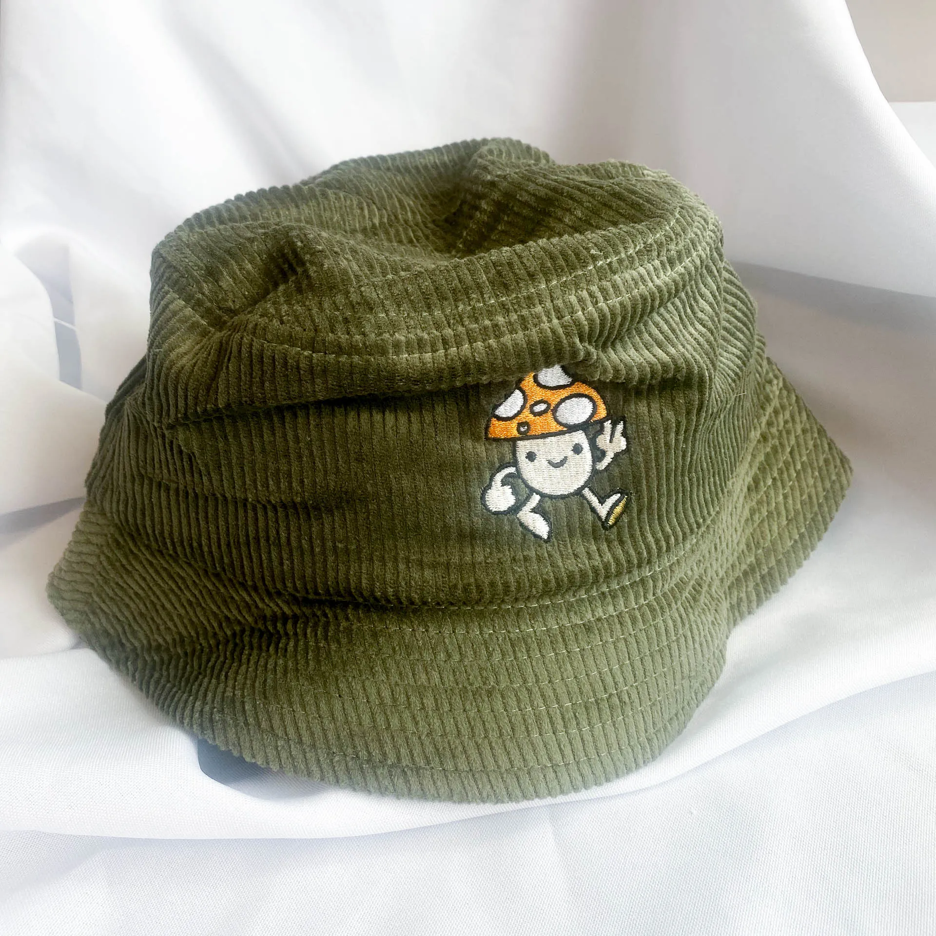 CORDUROY MUSHROOM BUCKET HAT