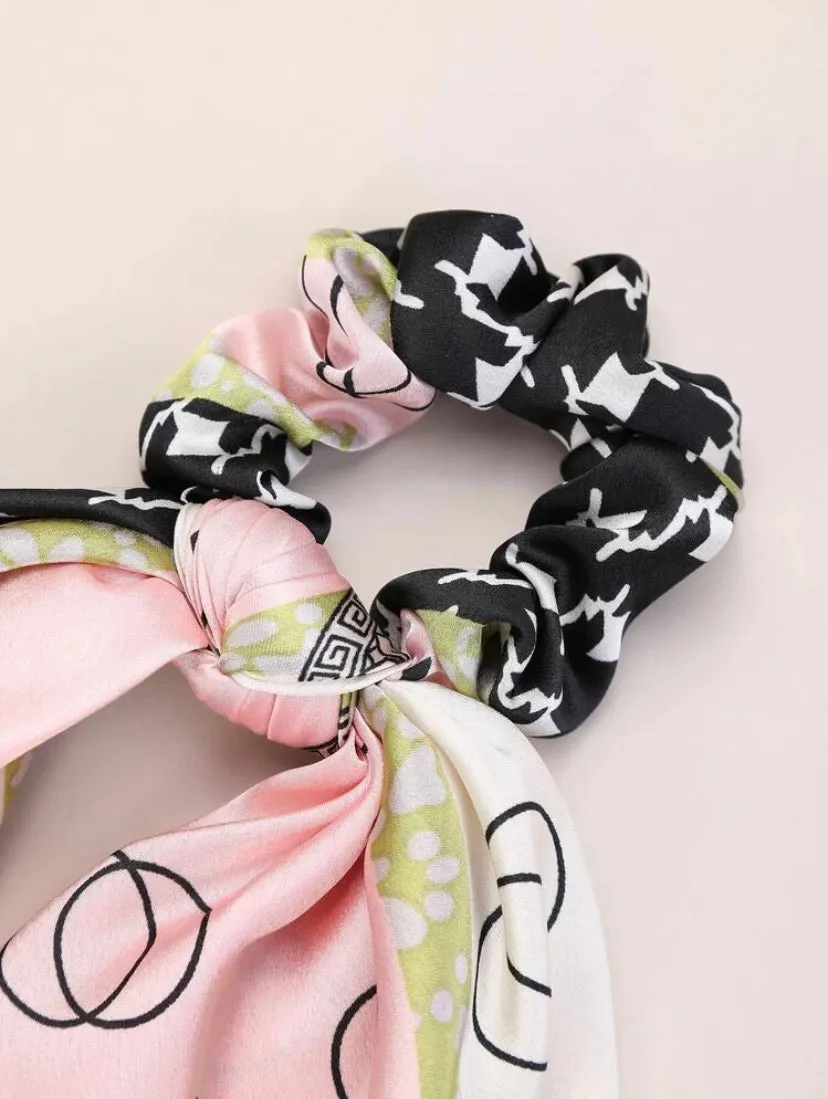 Geometrical Scrunchie Scarf